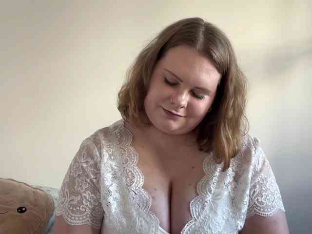 BriannaDoll webcam