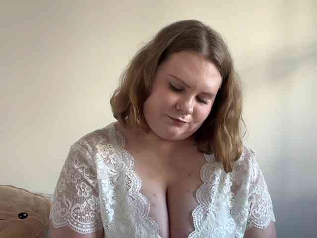 BriannaDoll webcam