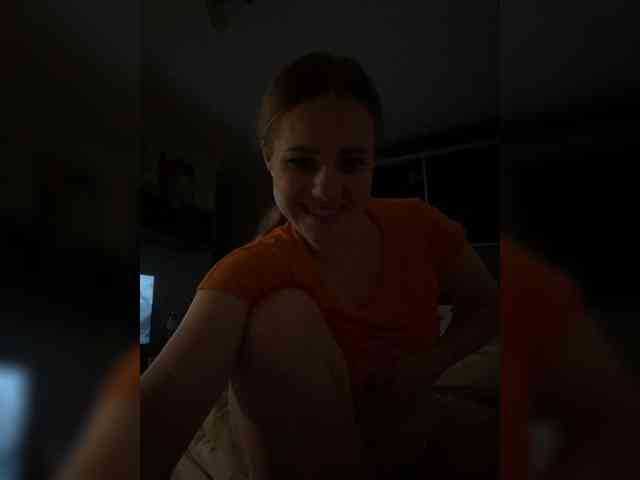 Angelina-8 webcam