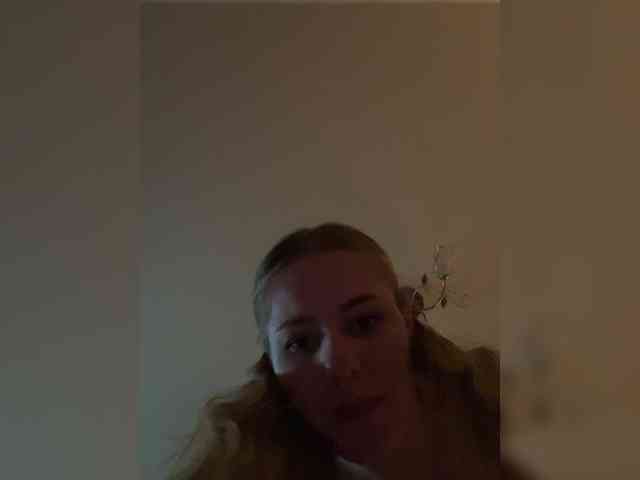 Angelina-8 webcam