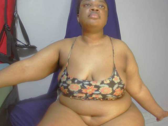 Assqueen's BongaCams show and profile