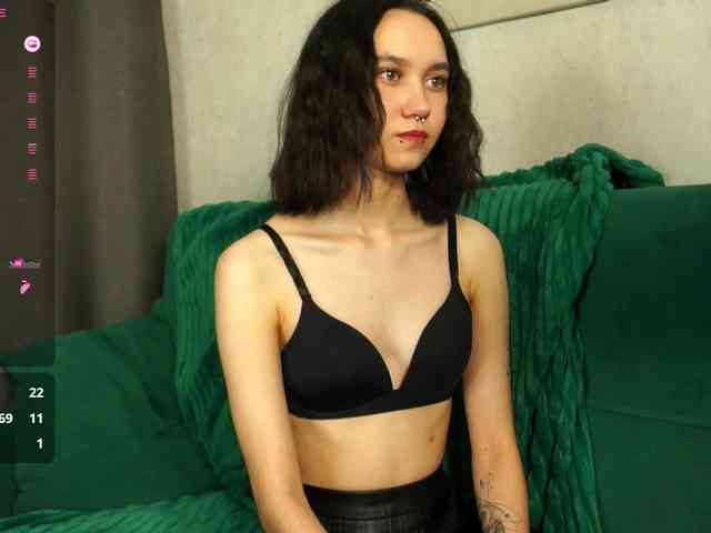 MollyHub69 webcam