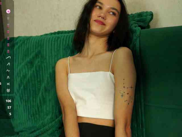 MollyHub69 webcam