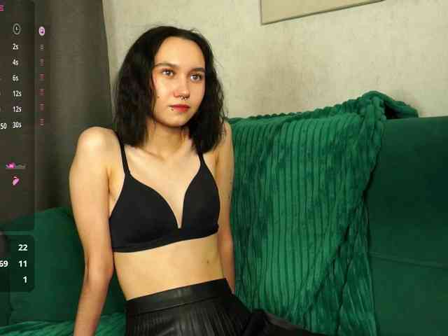 MollyHub69 webcam
