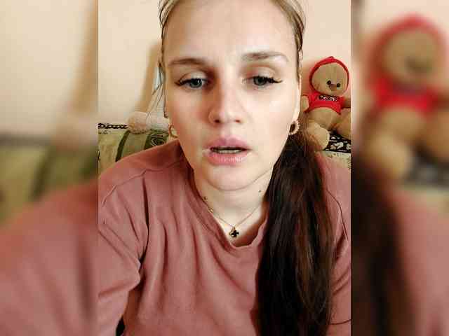 LisaLovHoney webcam