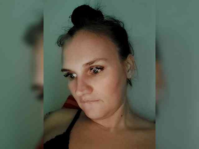 LisaLovHoney webcam