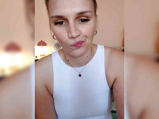 LisaLovHoney webcam