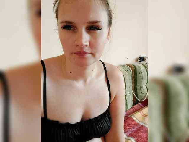 LisaLovHoney webcam