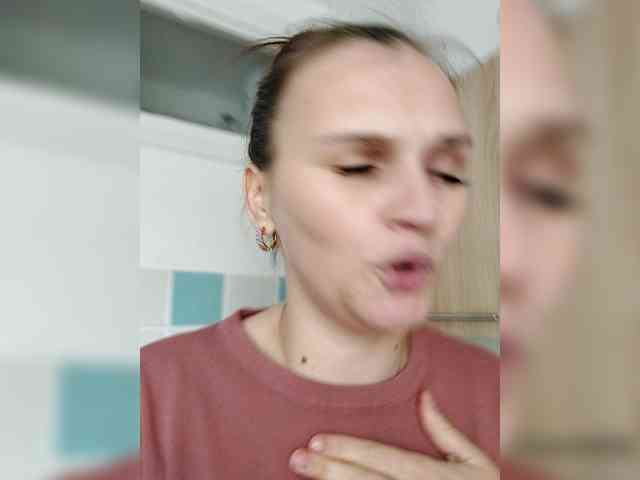LisaLovHoney webcam