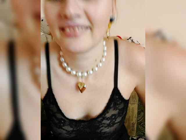 LisaLovHoney webcam