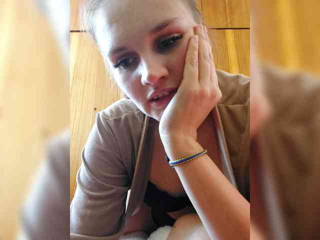 LisaLovHoney webcam