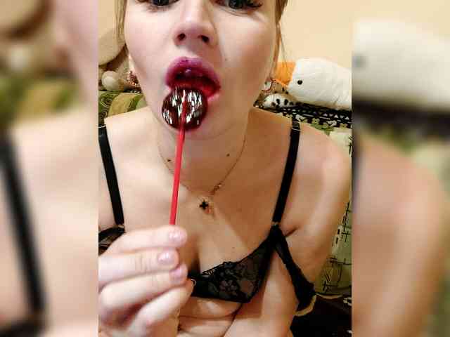 LisaLovHoney webcam