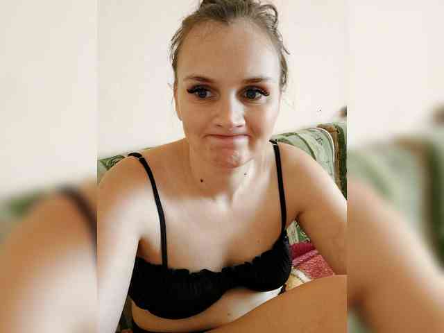LisaLovHoney webcam