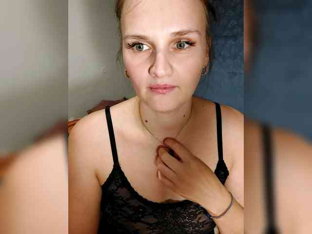 LisaLovHoney webcam