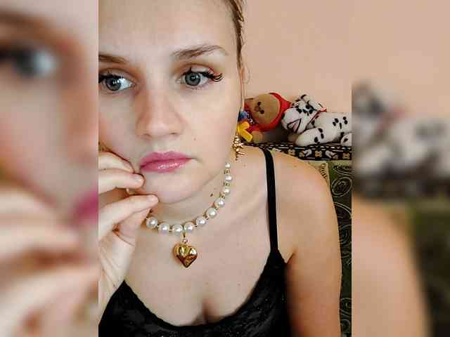 LisaLovHoney webcam