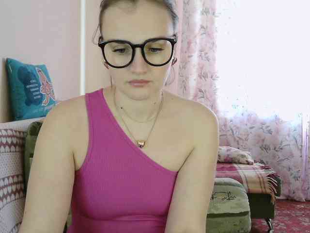 LisaLovHoney webcam