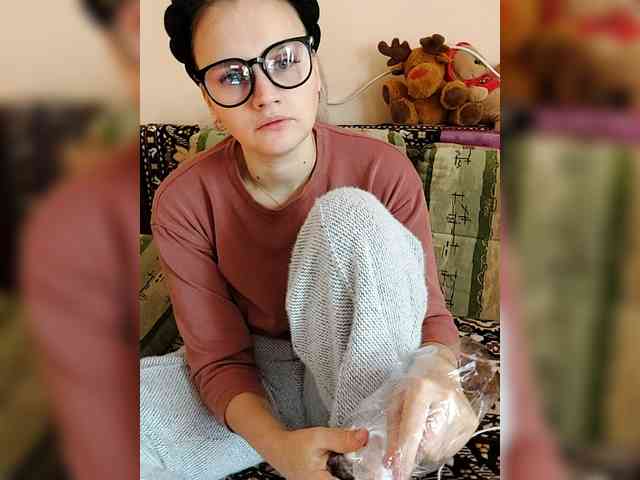 LisaLovHoney webcam