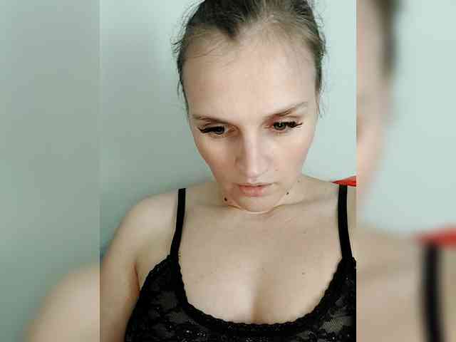 LisaLovHoney webcam