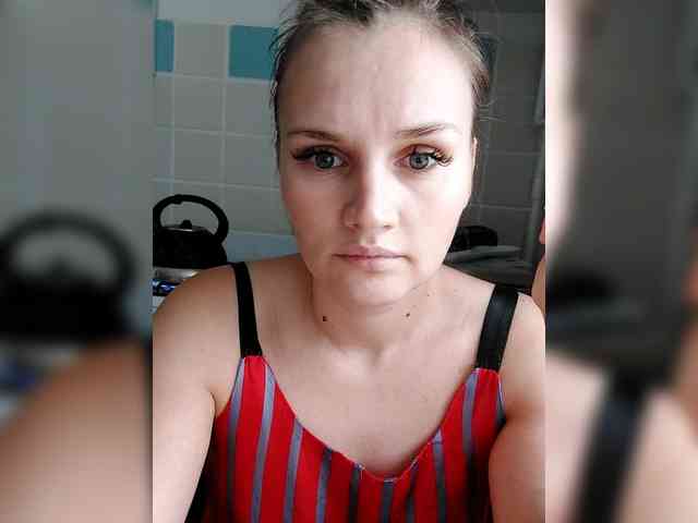 LisaLovHoney webcam