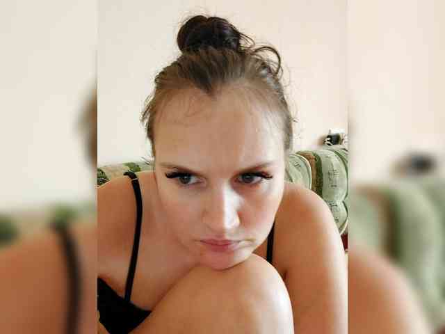 LisaLovHoney webcam