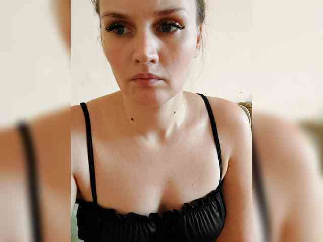 LisaLovHoney webcam