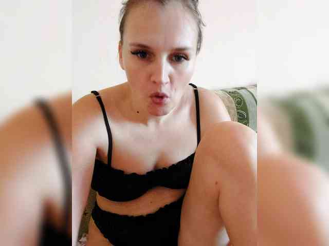 LisaLovHoney webcam