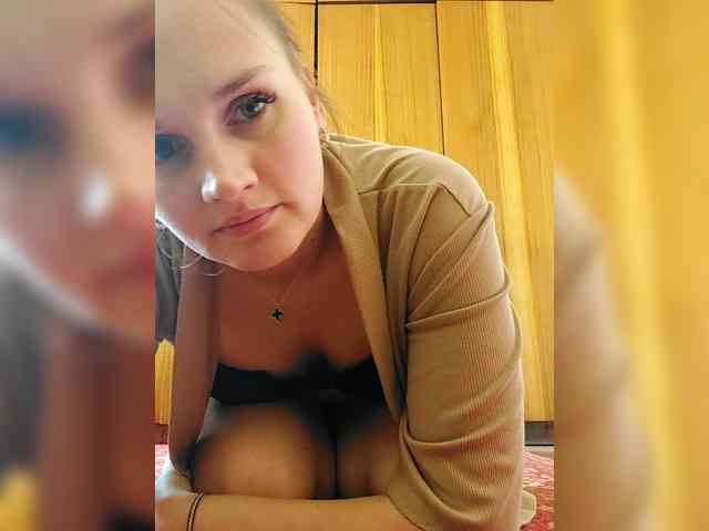 LisaLovHoney webcam