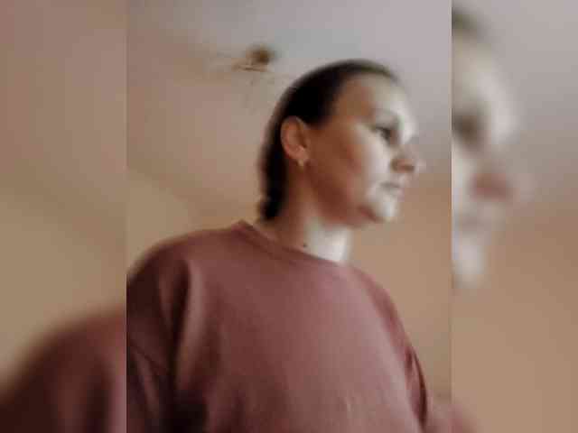LisaLovHoney webcam