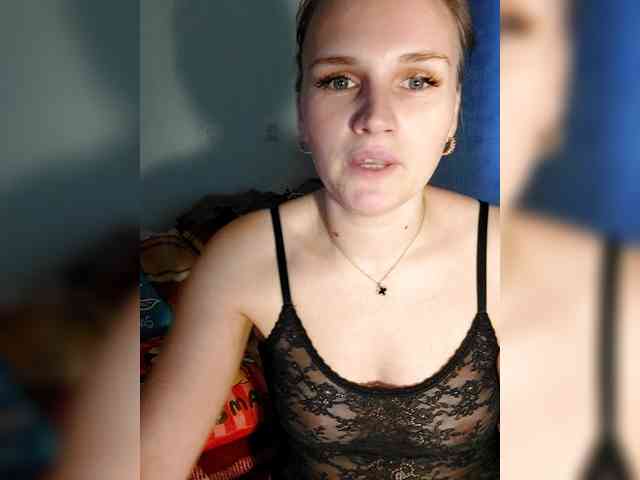 LisaLovHoney webcam