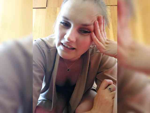 LisaLovHoney webcam