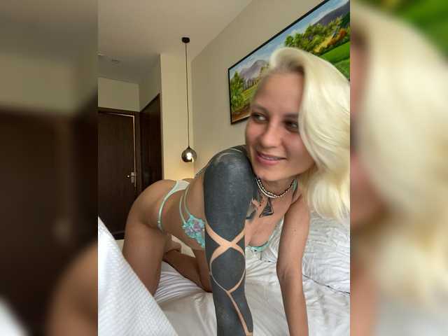 Twins666's BongaCams show and profile