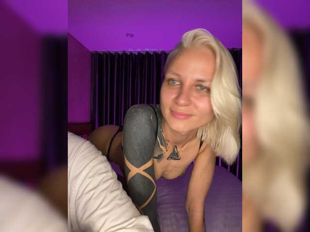 Twins666's BongaCams show and profile