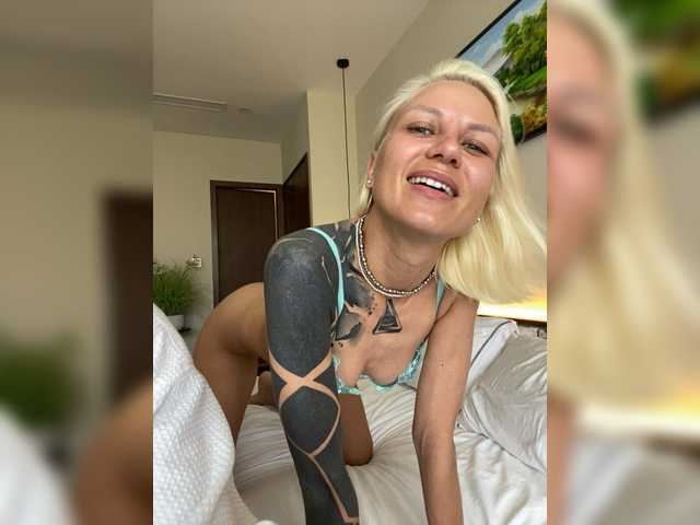 Twins666's BongaCams show and profile