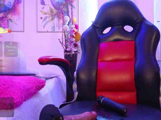 ScarletDesire webcam