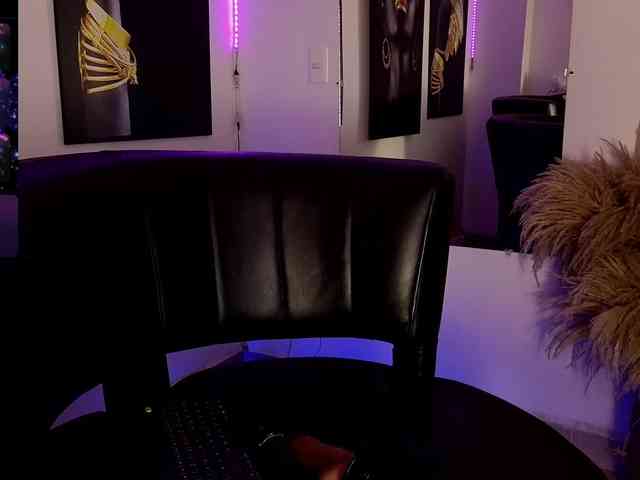 ScarletDesire webcam