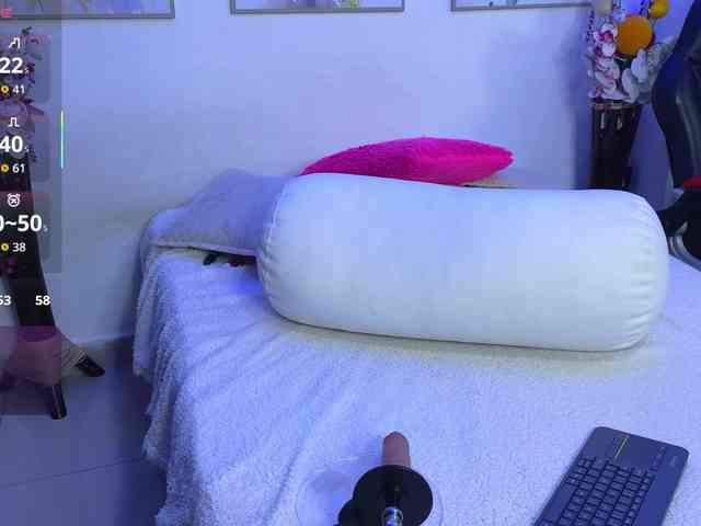 ScarletDesire webcam