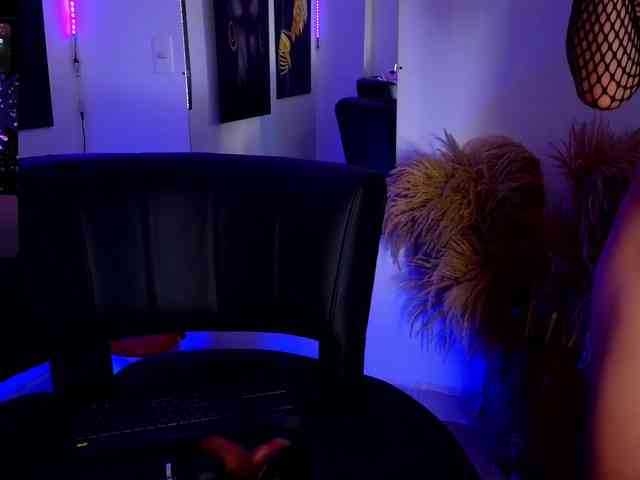 ScarletDesire webcam