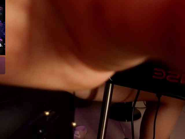 ScarletDesire webcam