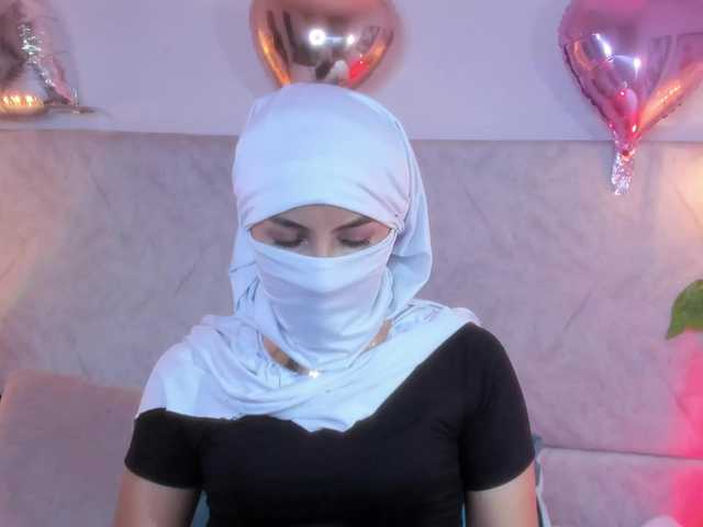 Naomii-'s BongaCams show and profile