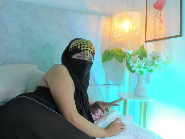 Naomii-'s BongaCams show and profile