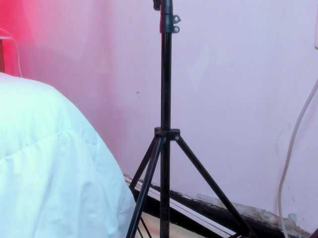 Naomii-'s BongaCams show and profile