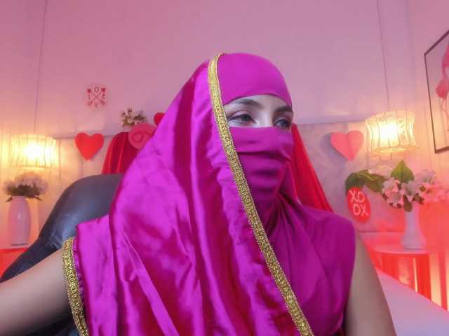 Naomii-'s BongaCams show and profile