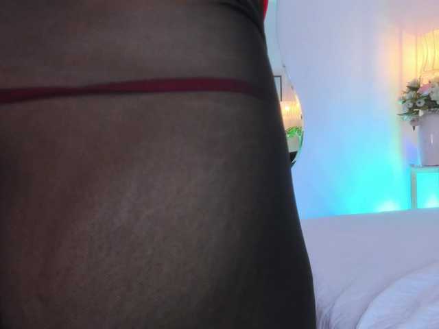 Naomii-'s BongaCams show and profile