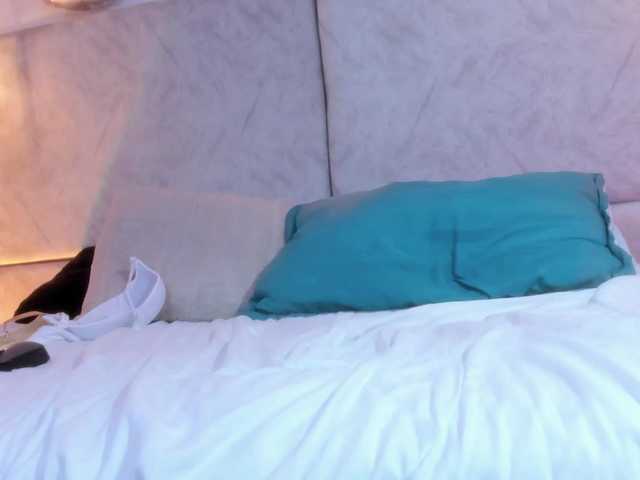 Naomii-'s BongaCams show and profile