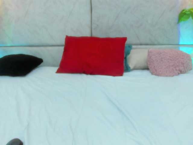 Naomii-'s BongaCams show and profile