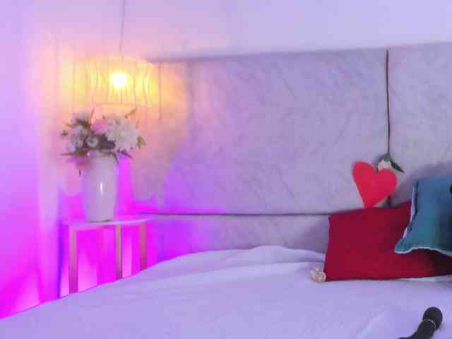 Naomii- Live Webcam on BongaCams