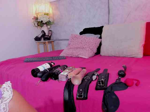 live free sex Naomii-