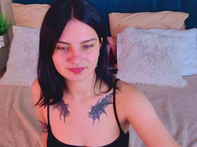 AngelBraun webcam
