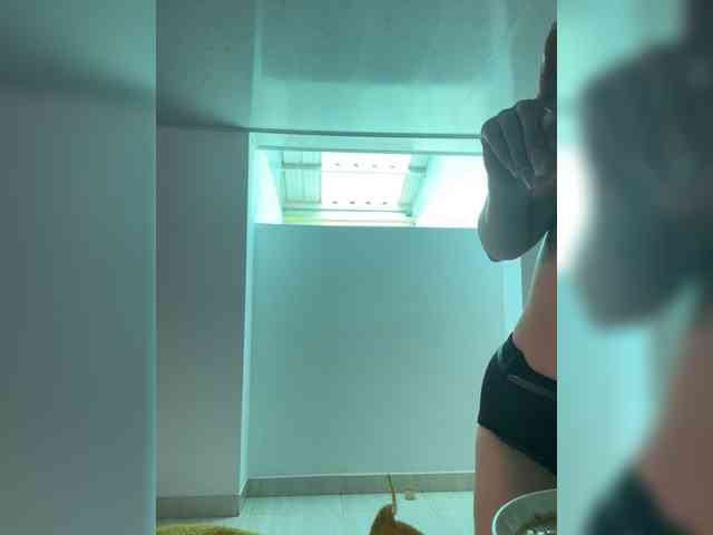 LilyBratz webcam