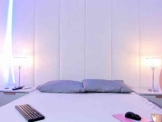 LilyBratz webcam